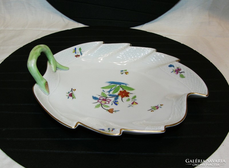 Herend leaf-shaped serving bowl with chinoise oriental pattern - 23 x 20 cm - 1946s'