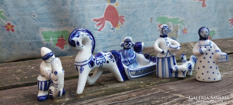Gzhel orosz porcelán figurák+ egy Delfti porcelán