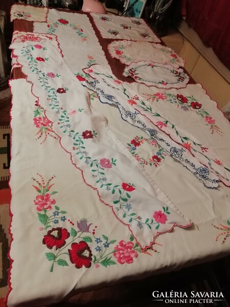 Antique tablecloths 20 packs of 10 pcs