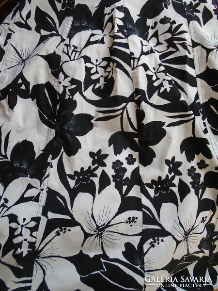 Új NEXT fekete-fehér 100 % pamut-karton nyári ruha.