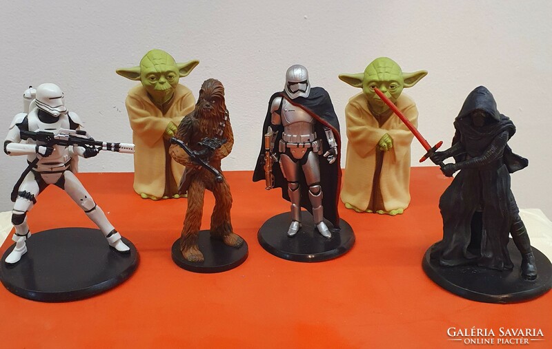 6 Star Wars figures for sale together