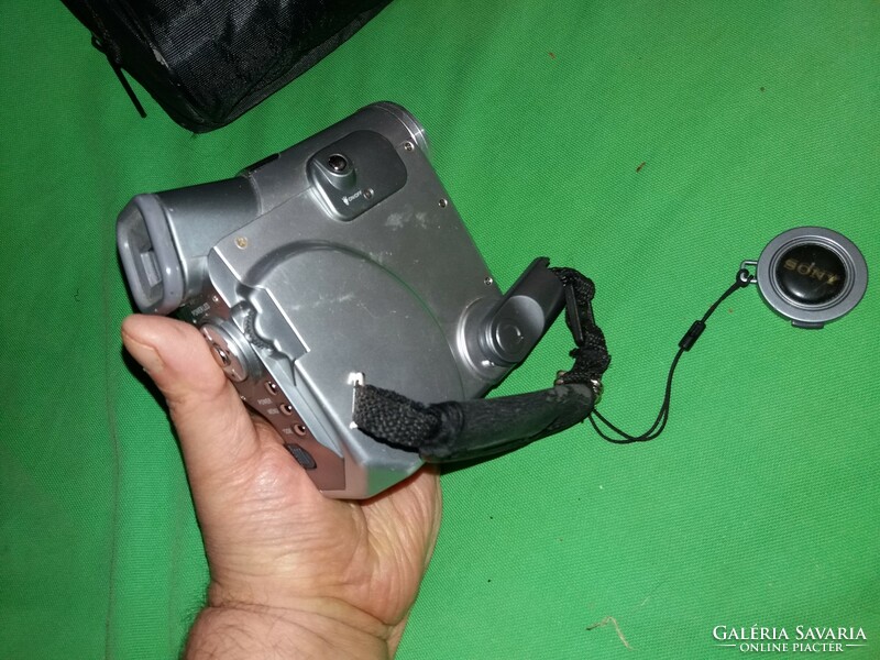 SONY DVX 801 videokamera táskájában akku nélkül teszteletlen így alkatrészként árulom képek szerint