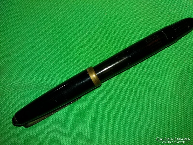 Vintage műanyag burkolatú SILENTA töltő toll a képek szerint