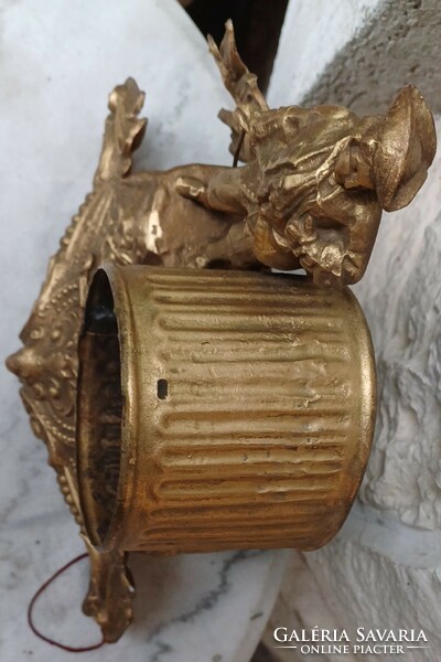 Antik Jelzett Szobros asztali óra tok doboz fémből szoborral, Francia lehet.Akciós àr