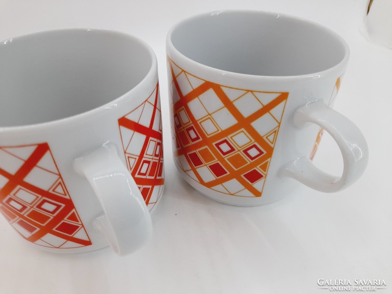 A pair of checkered mugs from Alföldi