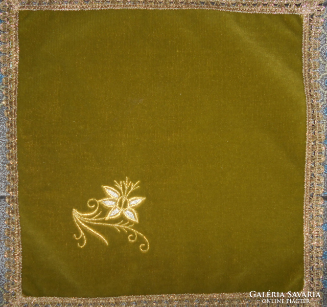 Velvet tablecloth with gold hem and gold-silver thread embroidery. - Nice condition