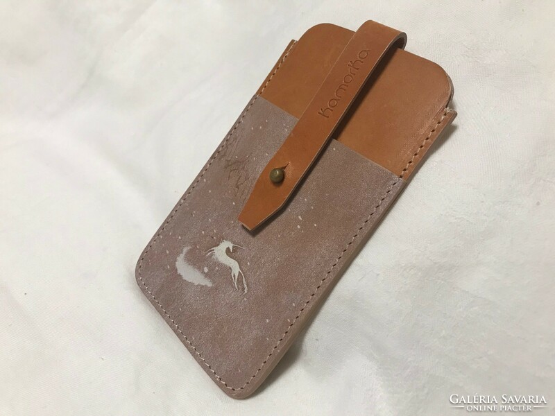 Kamorka genuine leather envelope bag, in perfect condition and comes with a free phone case
