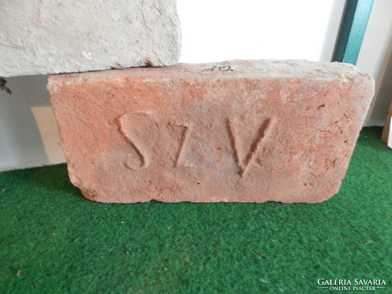 Antique brick with coat of arms and seal. No. 10.