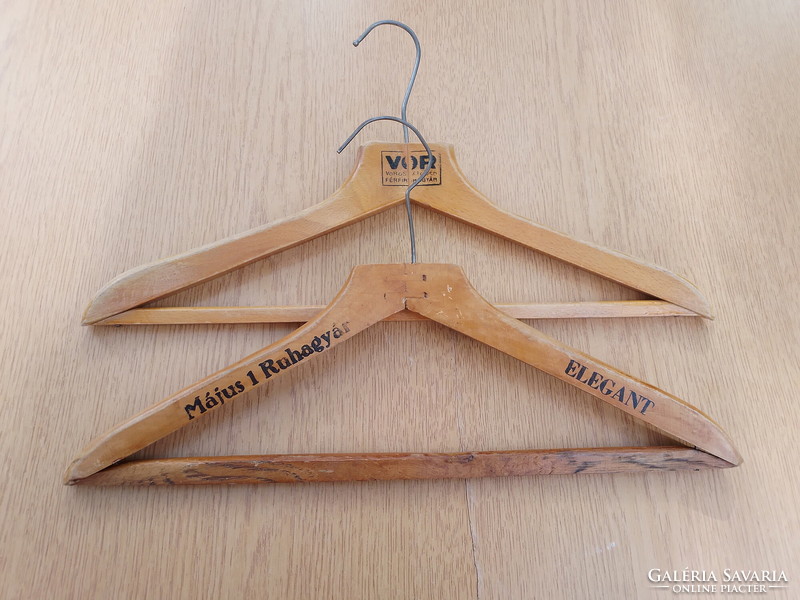May 1 clothes factory elegant / red October hanger