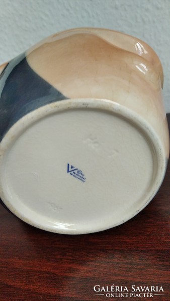 Old ceramic objects {v1}