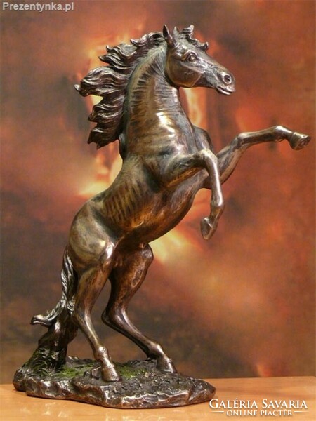 Stallion horse sculpture