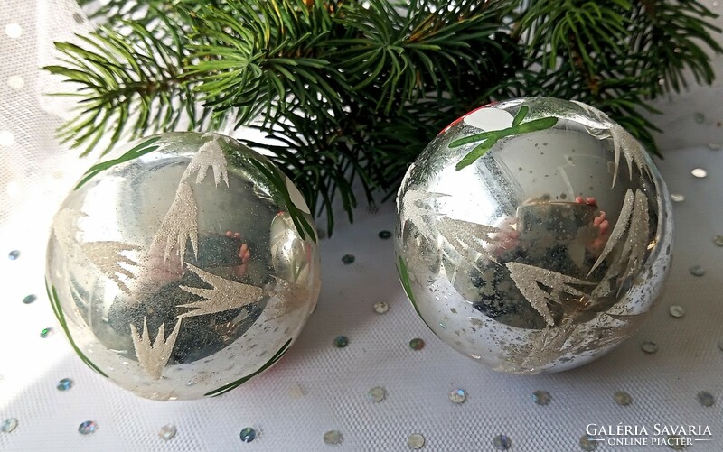 Régi kézzel festett gombás üveg gömb  karácsonyfa díszek párban  5.5cm