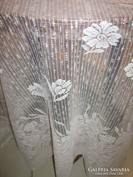 Csodaszép vintage virágos hófehér filigrán függöny