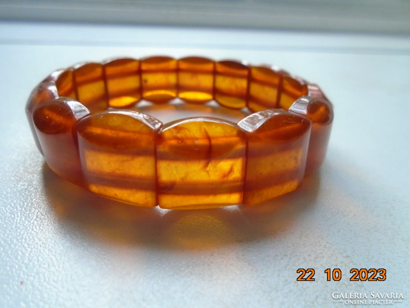 Baltic amber bracelet of 15 pieces