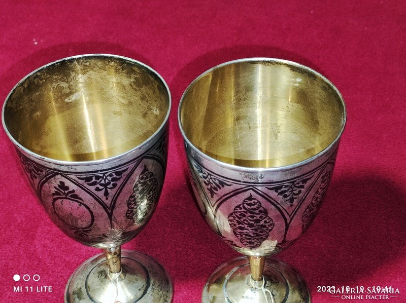 2 db ezüst talpas pohár fekete indás díszítéssel Dagesztánból