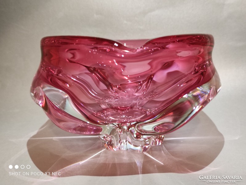 Cseh pink színű üveg hamuzó szivar hamuzó vagy kínáló tál
