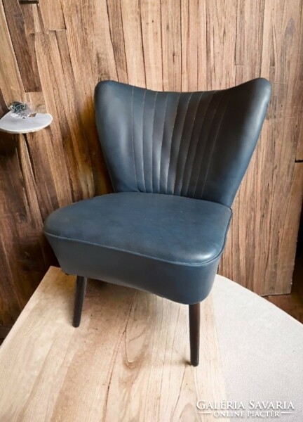 Sky club armchair in a unique color