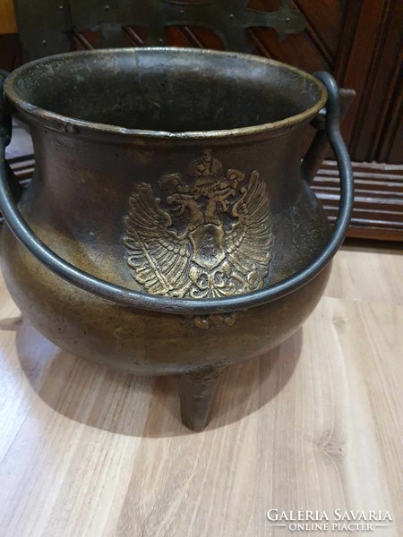 Bronze German three-legged cauldron, end of the 16th century / beginning of the 17th century. It is in good condition for its age.