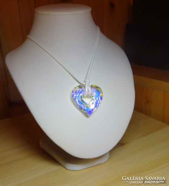 Rarity. ! Perhaps collectors can find a special swarovski elements heart pendant