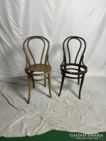 2 antique thonet chairs