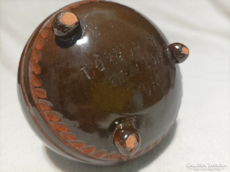 Gömb alakú kerámia váza (Doroszlay Gyula munkája)