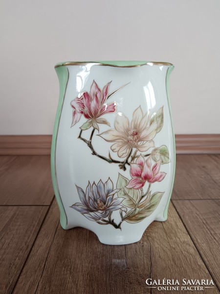 Zsolnay virágmintás porcelán váza