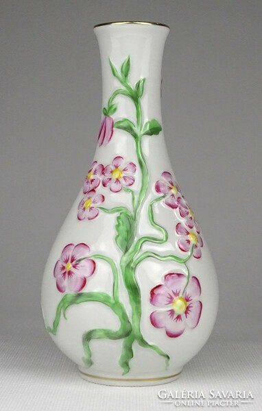 1P244 Régi plasztikus virágdíszes Herendi porcelán váza 15.8 cm