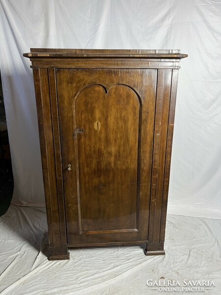 Antique Bieder cabinet with 1 door