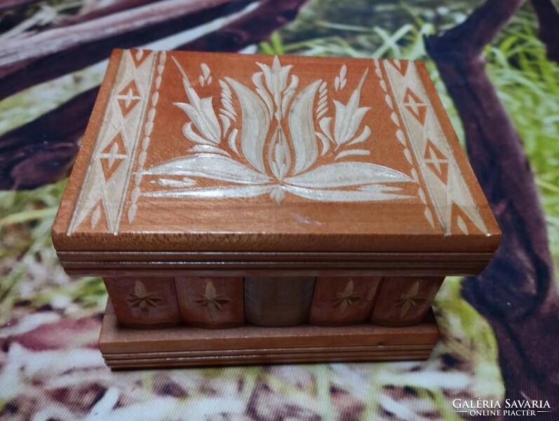 Székely secret box, wooden jewelry box