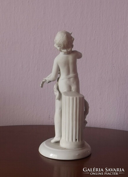 Nápolyi porcelán - zenélő Puttó Capodimonte