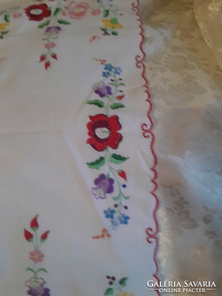 Embroidered runner tablecloth 70 cm