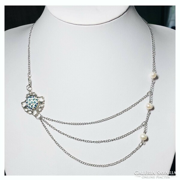 Stainless steel necklace with cultured pearls and swarovski/precious crystal pendant!