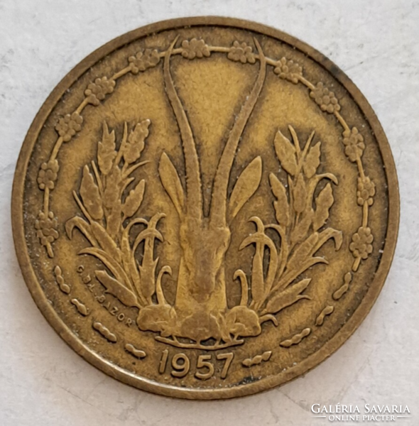 1957. West African States French Union (1946-1958) 25 francs (806)