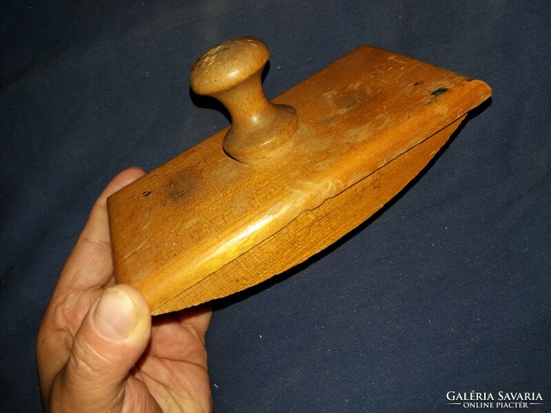 Old wooden tapper with ink dryer in beautiful condition according to the pictures 16 x 10 cm