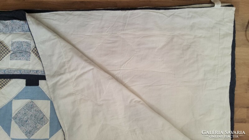 Petcwork stílusú ágytakaró 210x270 cm