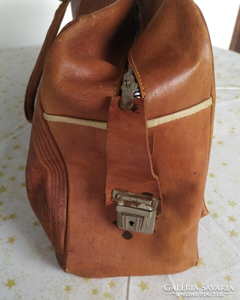 Women's Egyptian leather bag for sale!