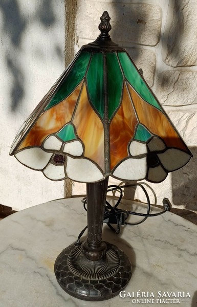 Tiffany table lamp, evening lamp with beautiful colors.