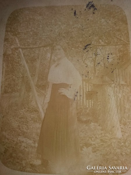 Antik 1916 Monarchia Bécs bieder ablakos képeslap fotó Hölgy alakkal a képek szerint