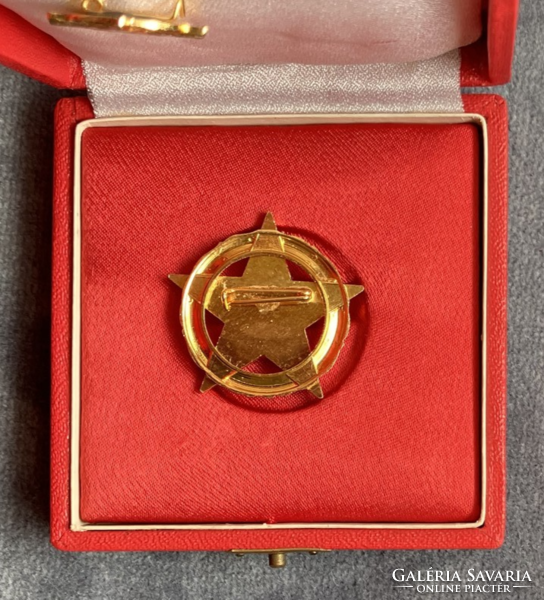 Belkereskedelem Kiváló Dolgozója kitüntetés miniatűrrel dobozában
