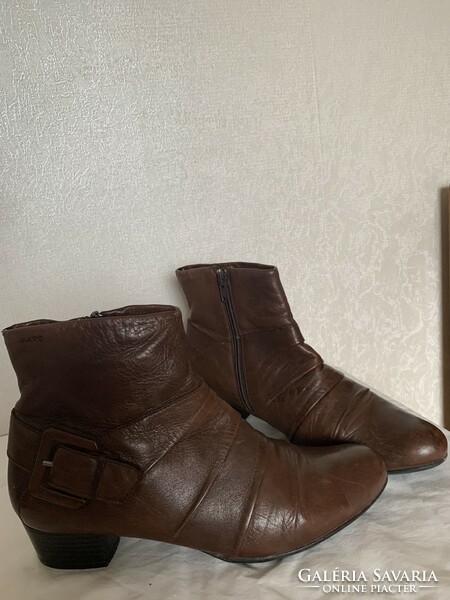 Marc women's ankle boots, brown, genuine leather inside and out, size 39 buttery soft, like new
