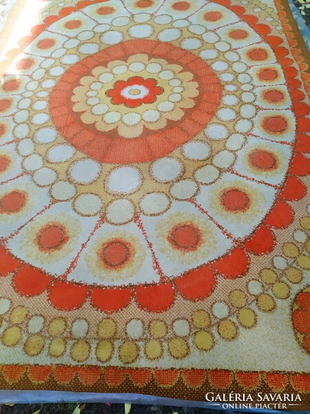 Retró designe szőnyeg narancsban