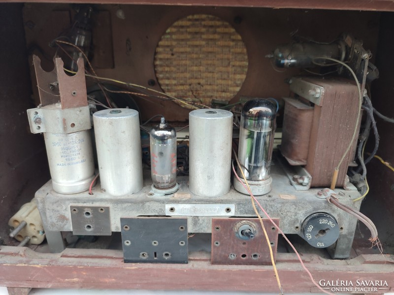 Vadásztölténygyár R 999 F régi rádió