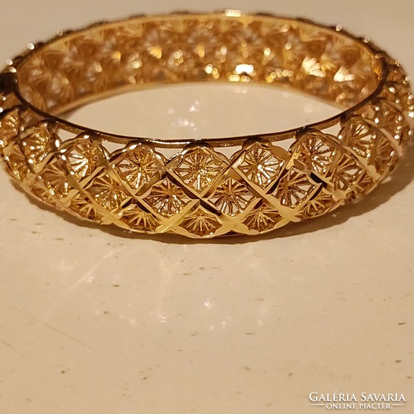 New beautiful gold-plated openable bracelet