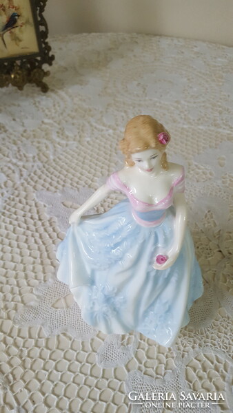 Royal Doulton angol finom porcelán"Hölgy rózsával"figura