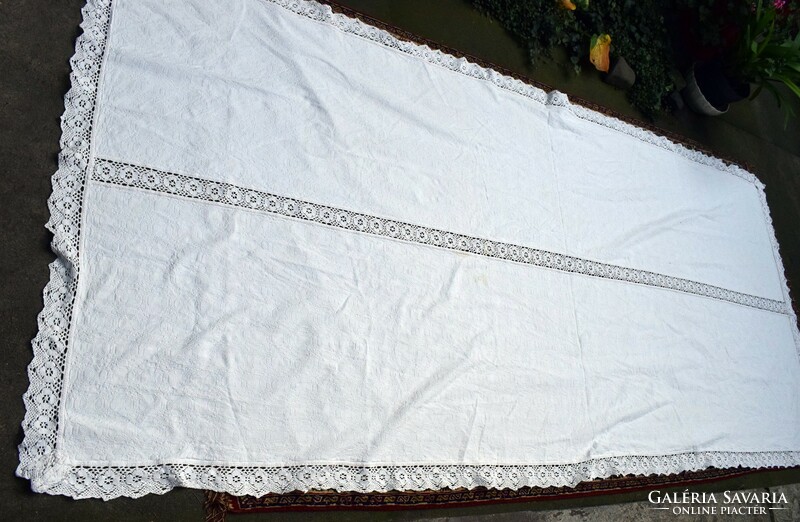 Large linen tablecloth ~ 3 m, special Transylvanian home-woven fabric 310 x 140 cm + 8 cm lace in a circle, two edges