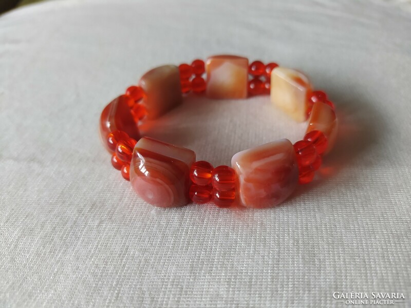 A wonderful red-toned striped agate bracelet