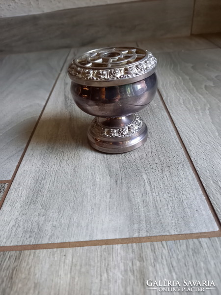 Szép antik ezüstözött potpourri (illatosító tartó, 8x7,5 cm)