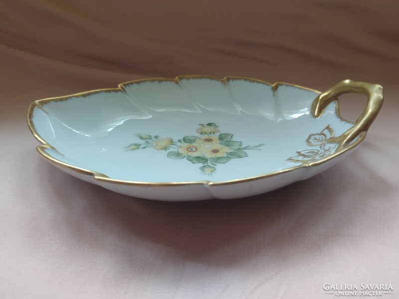 Kaiser porcelain: leaf-shaped serving table centerpiece, flawless, marked, 20 cm