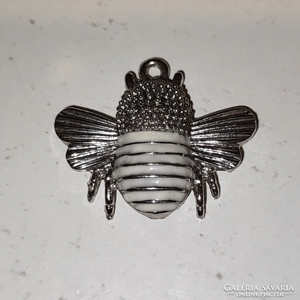 Gucci style enameled metal pendant