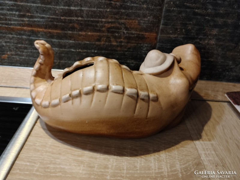 Ceramic smiling hat crocodile bushing